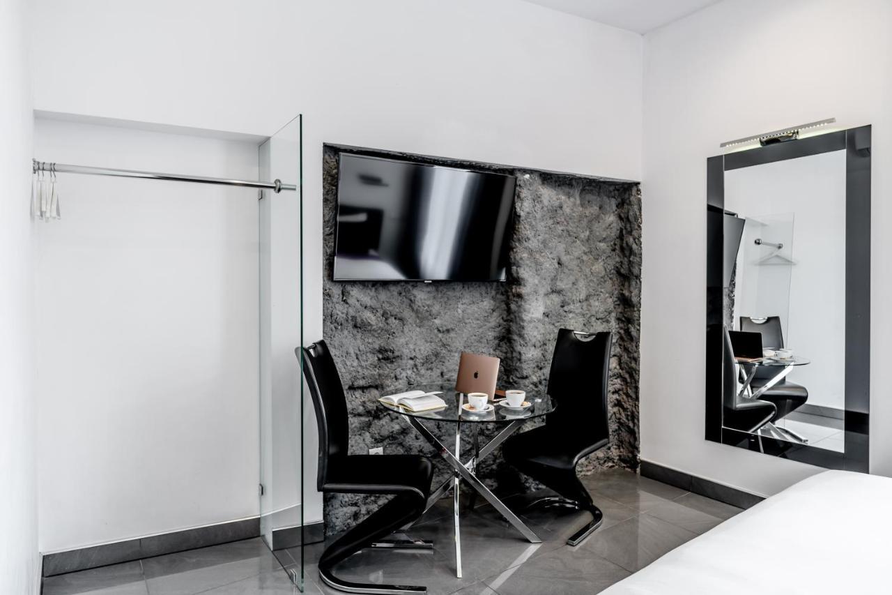 Komorowski Luxury Guest